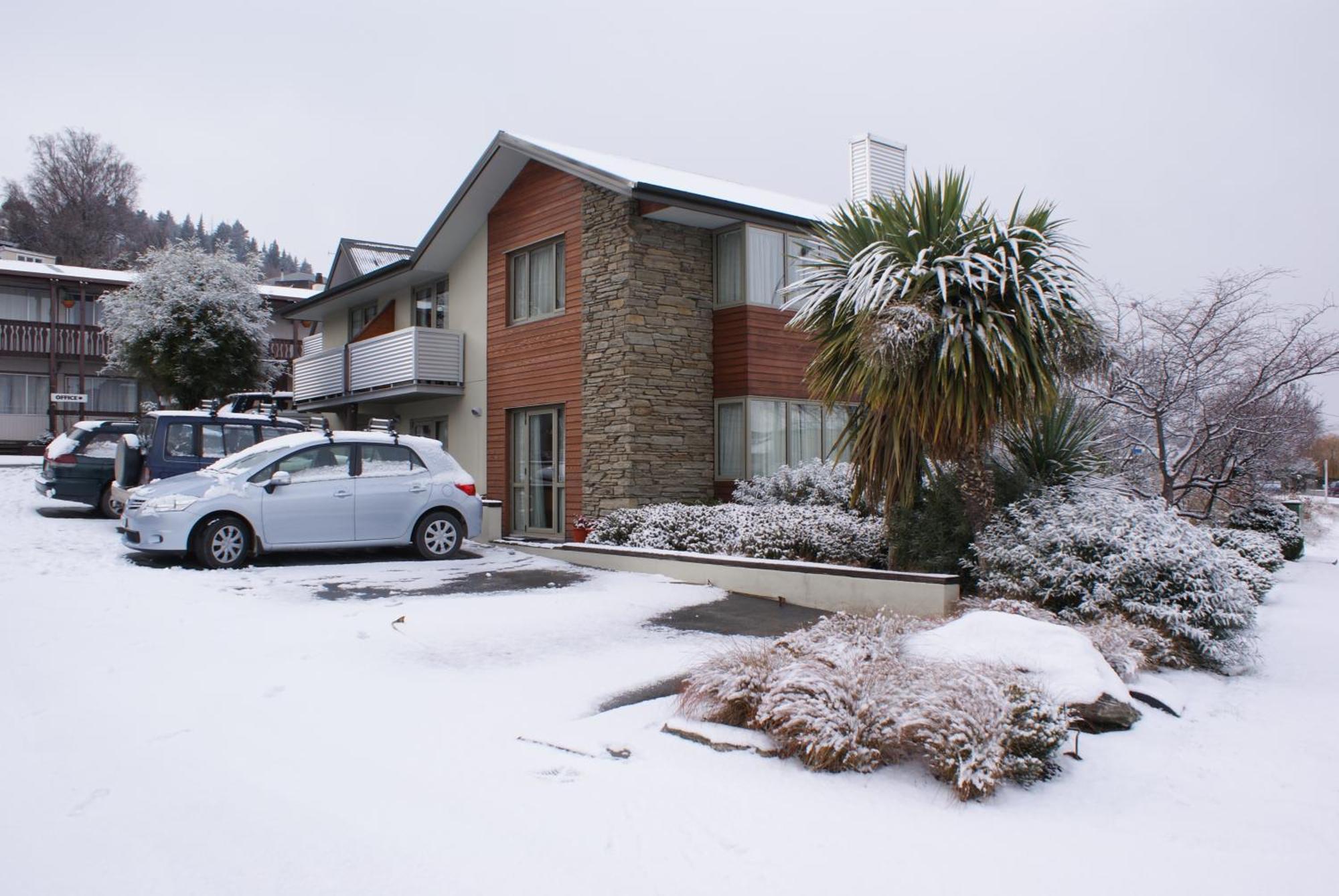 Queenstown Motel Apartments (Adults Only) Zewnętrze zdjęcie