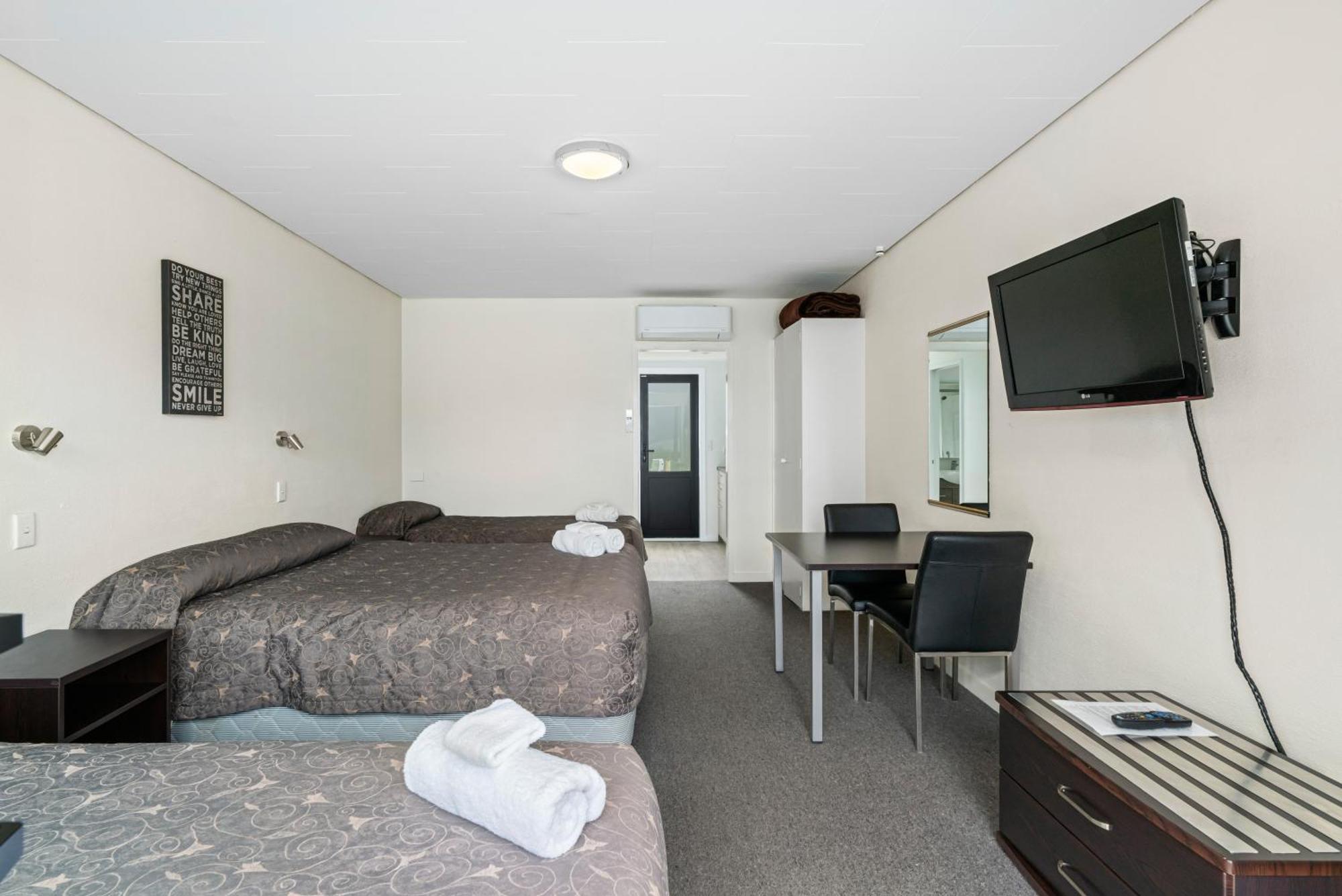 Queenstown Motel Apartments (Adults Only) Pokój zdjęcie